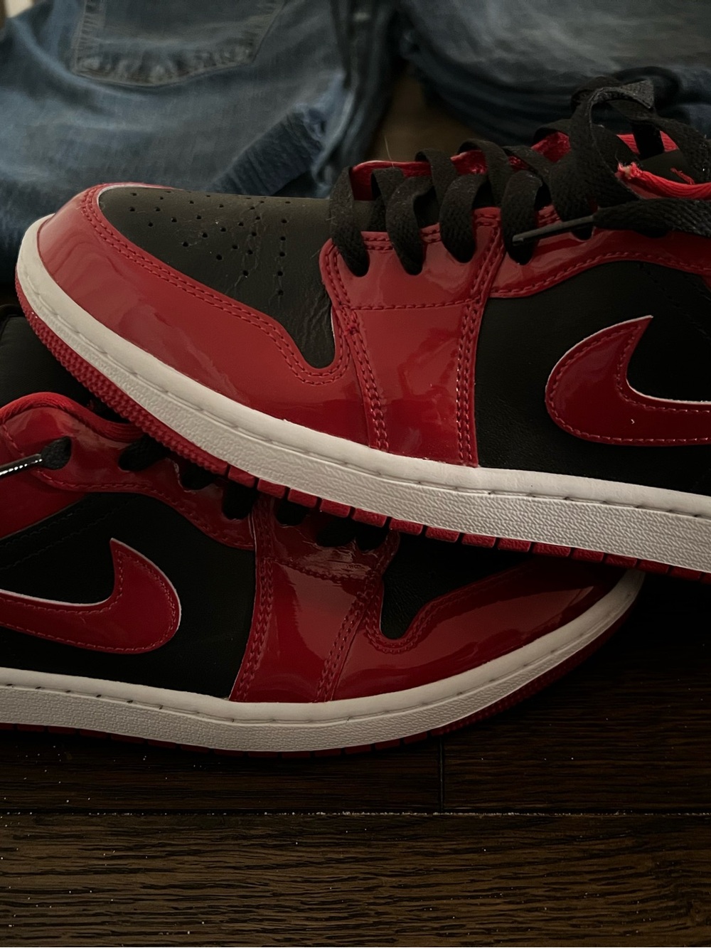 Nike Men’s Black & Red Low-Top Patent Leather Sneakers